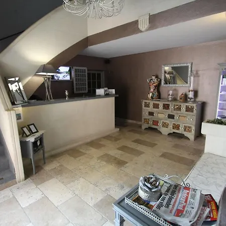 梵高酒店 3* Saint-Rémy-de-Provence